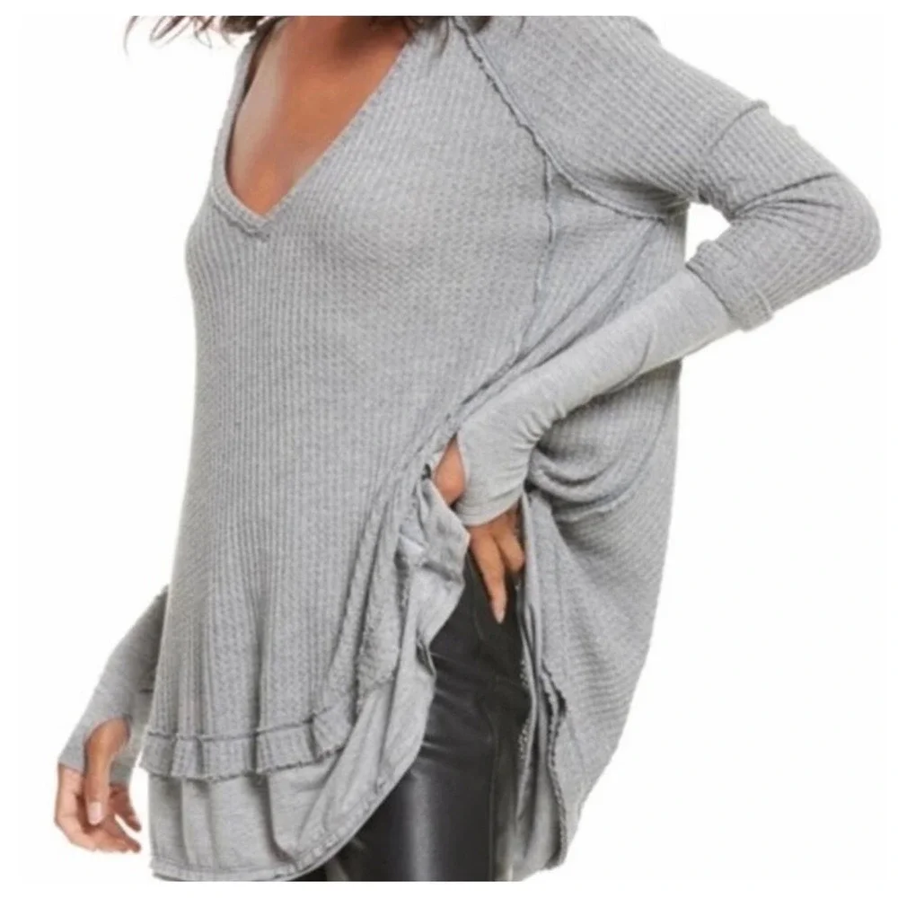 WE THE FREE Grey Thermal Waffle Knit Cozy Sweater‎ with Thumb Holes Size Small